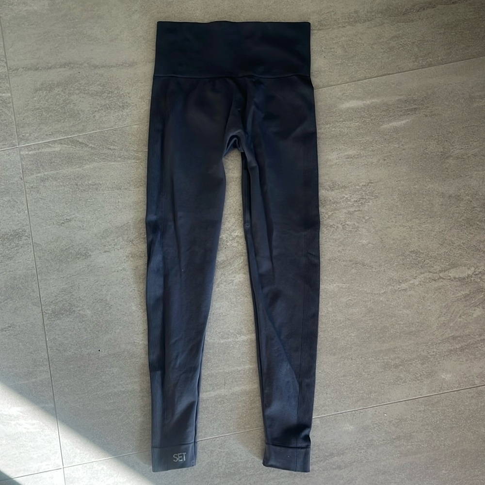 Set Active Gray Leggings